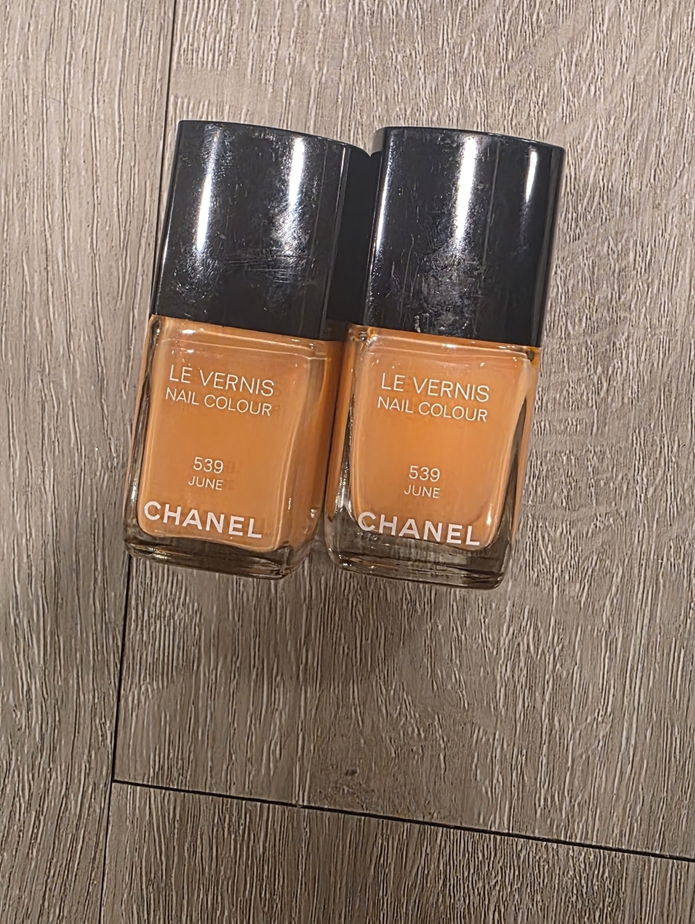 CHANEL Le Vernis 539 June Orange Nail Colour Duo